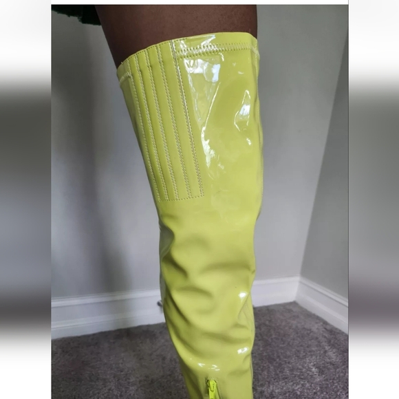 Current Mood Neon Yellow Pleather Thigh Hi Chunky Heel Zip GoGo Boots S 8M NWOB - Picture 4 of 12